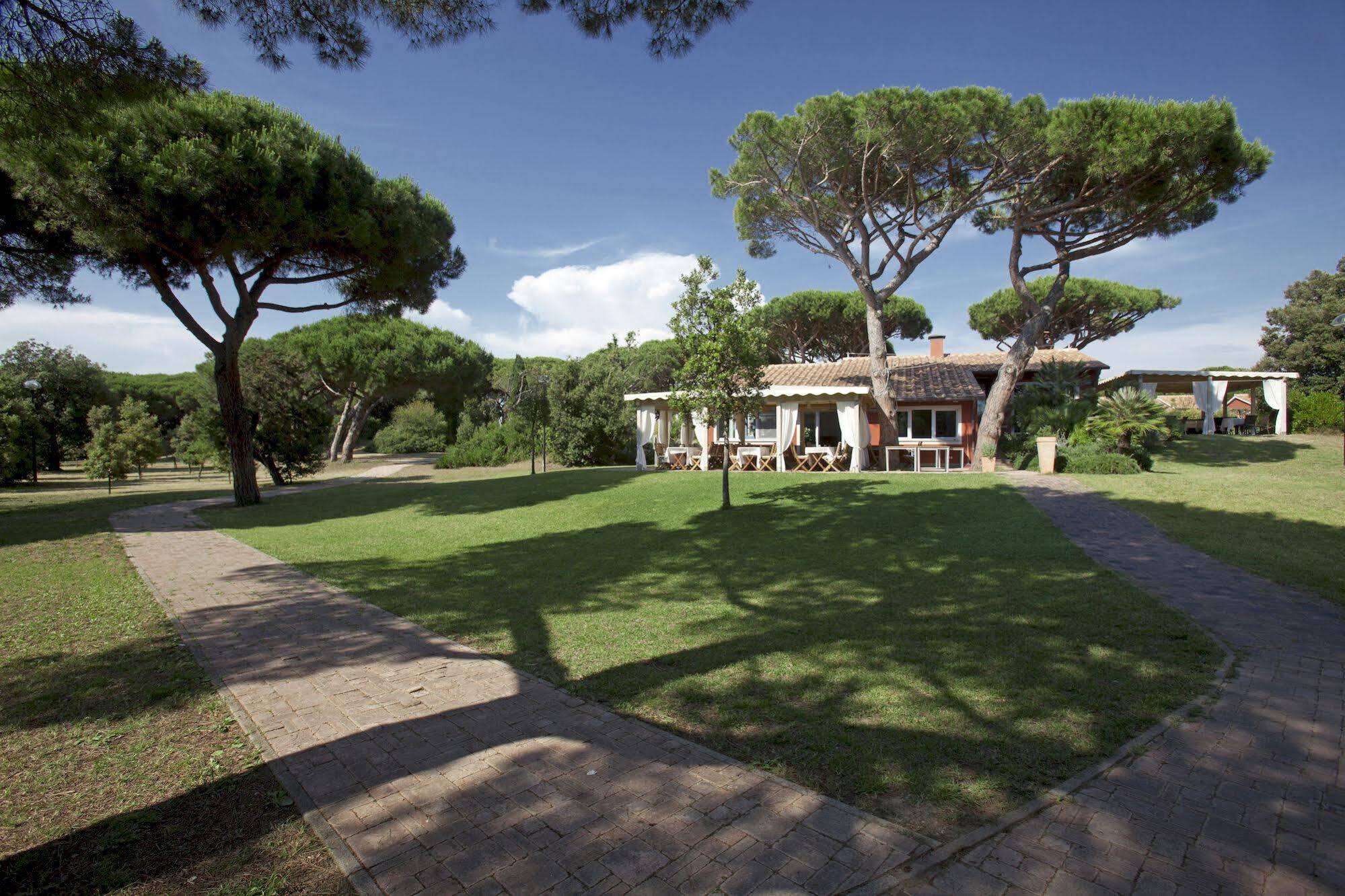 Aparthotel Pineta 3*